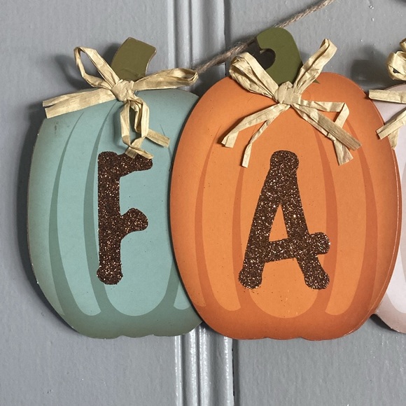 NWT- Beautiful Brown Glittered FALL Colorful Pumpkins Decoration Sign 🍁 - Picture 6 of 16